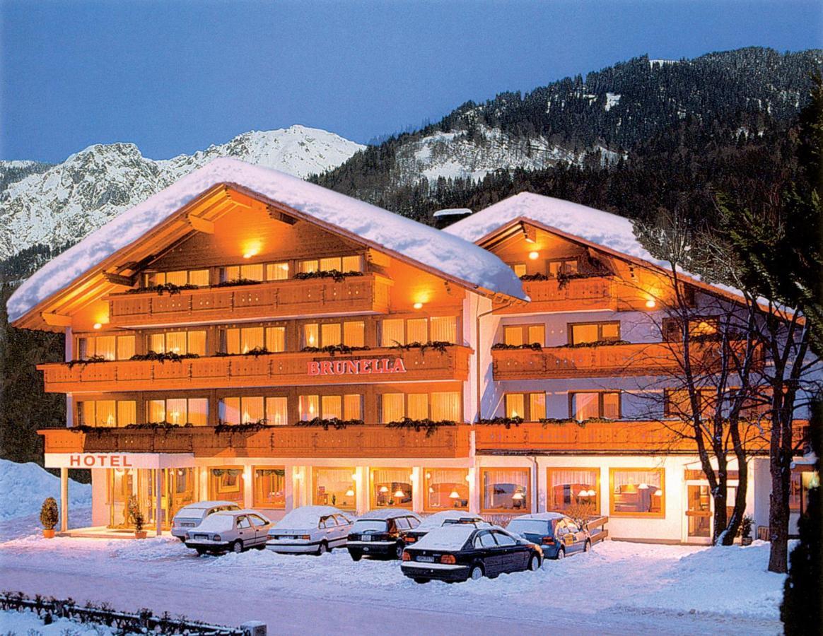 Hotel Brunella ฟานดันส์ ภายนอก รูปภาพ